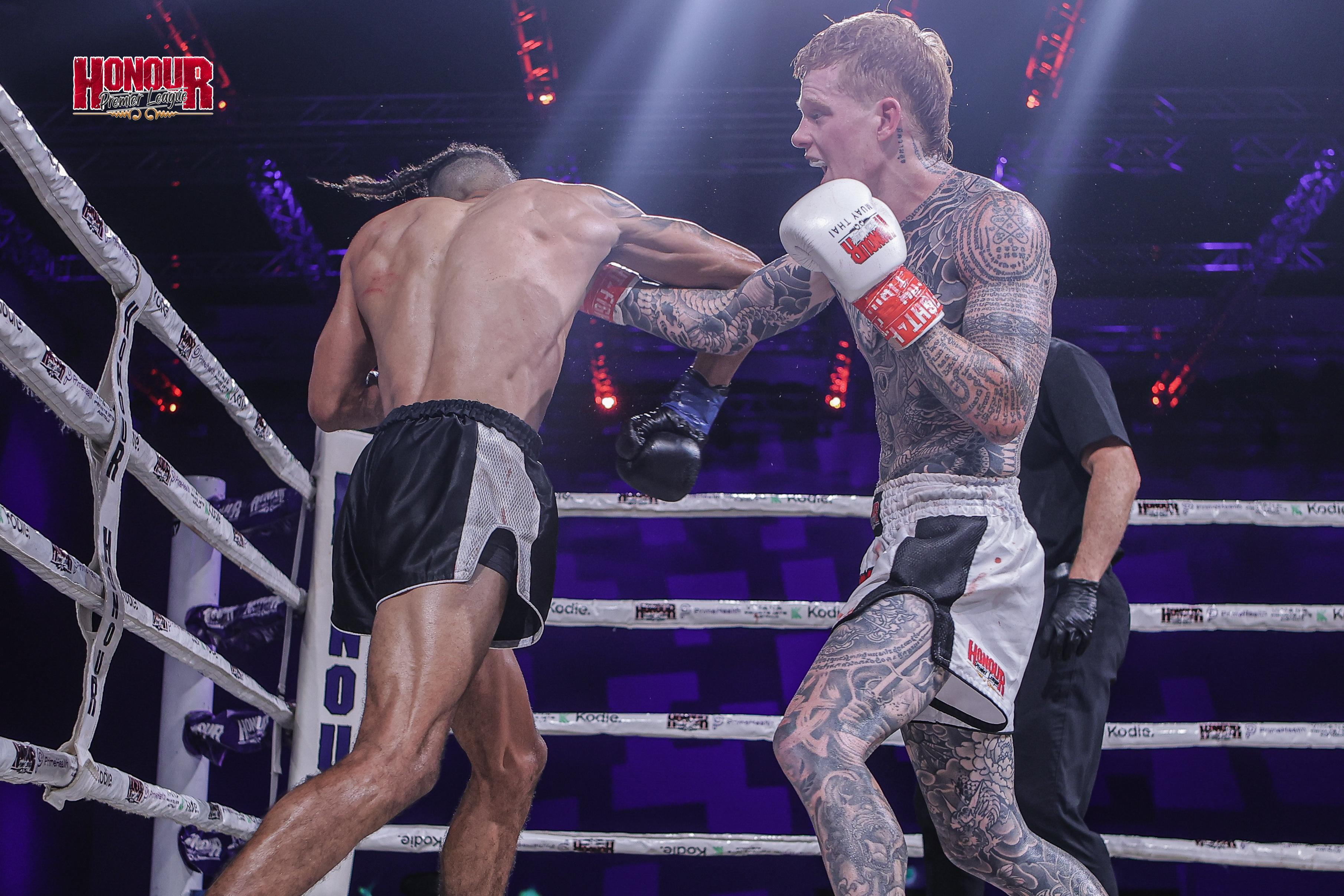 Brandon Spain versus Dominic Reed — professional Muay Thai bout, in the ring